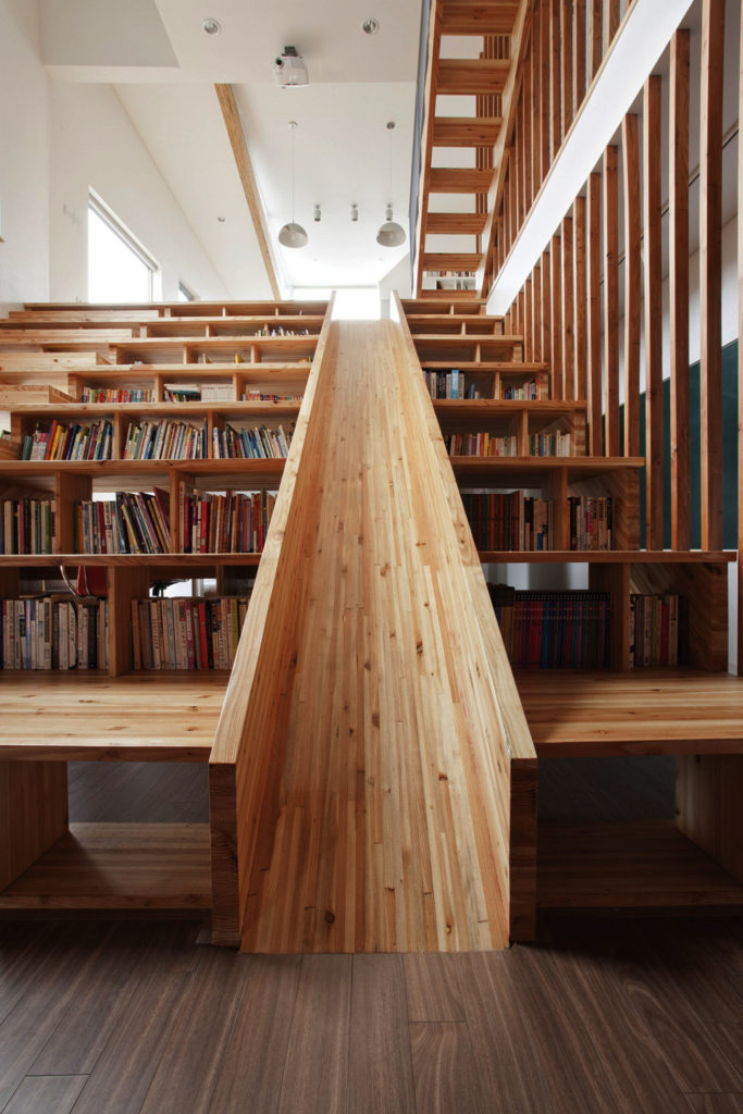 escalera de madera