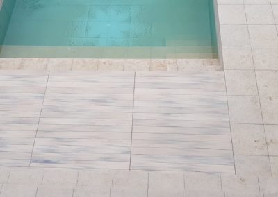 Suelo exterior antideslizante piscina