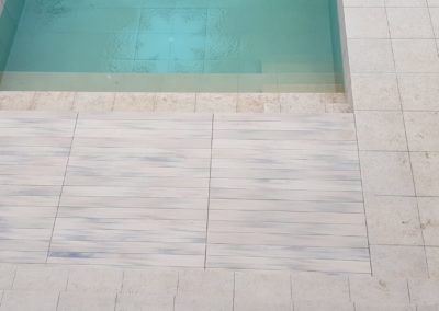 Suelo exterior antideslizante piscina